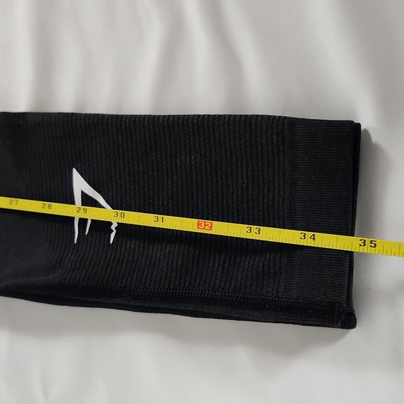 Gymshark Women's Jet Black Athleisure Leggings Size Small logo waist NWT - Picture 5 of 6